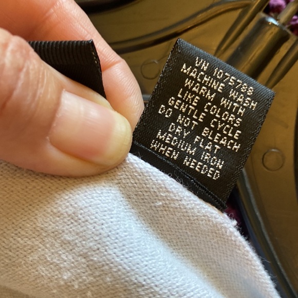 Massimo short sleeved, light purple V-neck sweater - Picture 3 of 4